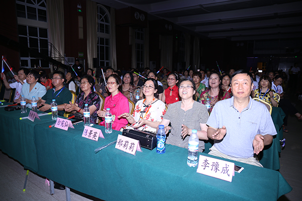 “十年輝煌 感恩有你”爸媽在線十周年慶典晚會(huì)