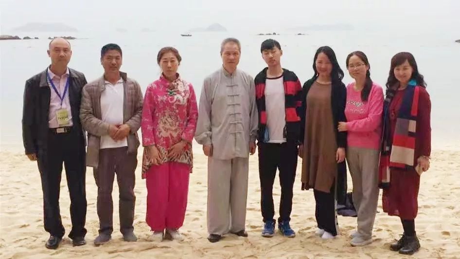 孩子突然不上學(xué)了?是提醒家長要覺醒了! 孩子突然不上學(xué)了?是提醒家長要覺醒了!