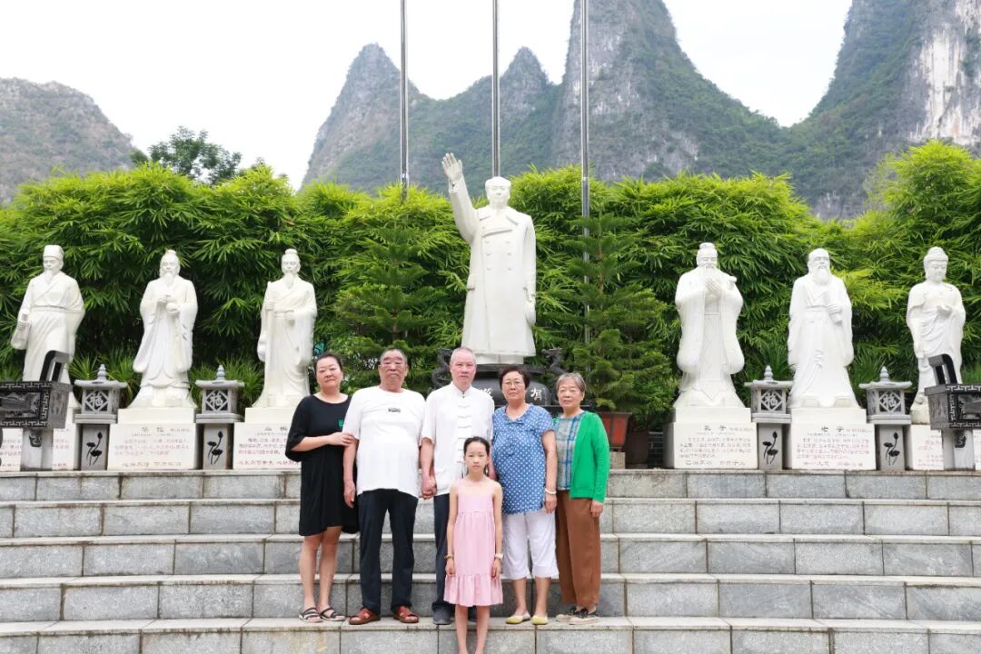 從肌無力臥床到扔掉拐杖——一位深受十年藥物副作用困擾老人在爸媽在線的改變